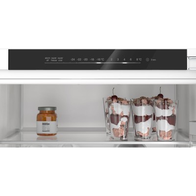 Bosch - KIN96VFD0 - Serie 4, Integrerad kyl/frys, 193.5 x 55.8 cm, Platta gångjärn