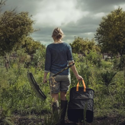 Fiskars - Ergo Pop Up Trädgårdssäck 73L - 1028371