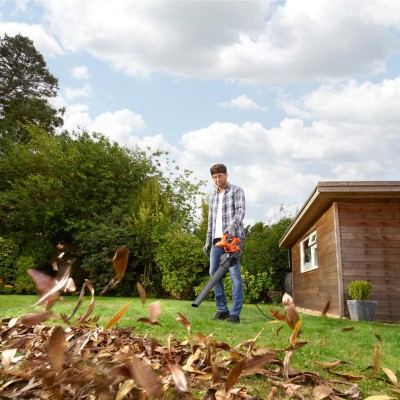 Black & Decker - Lövblås 2500W Blås&Sugfunktion - BEBLV260-QS