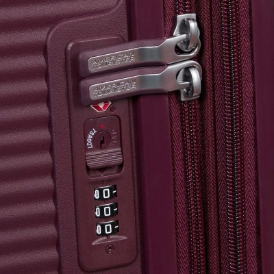 American Tourister - Resväska Soundbox 67 Medium Wild Cherry - A15634