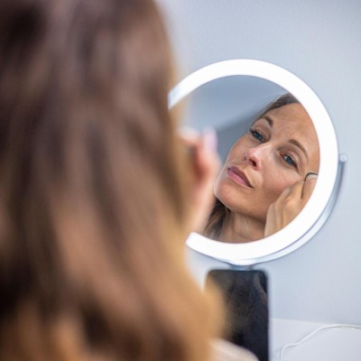 Sharper Image - Bathroom Wireless Charger with Mirror Round LED 8inch - A11455