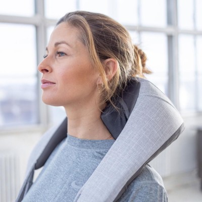 Sharper Image - Realtouch Shiatsu Wireless Neck and Back - P000287